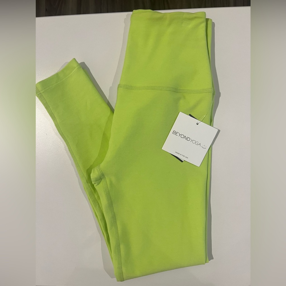Beyond Yoga Spacedye Leggings in lime ice heather